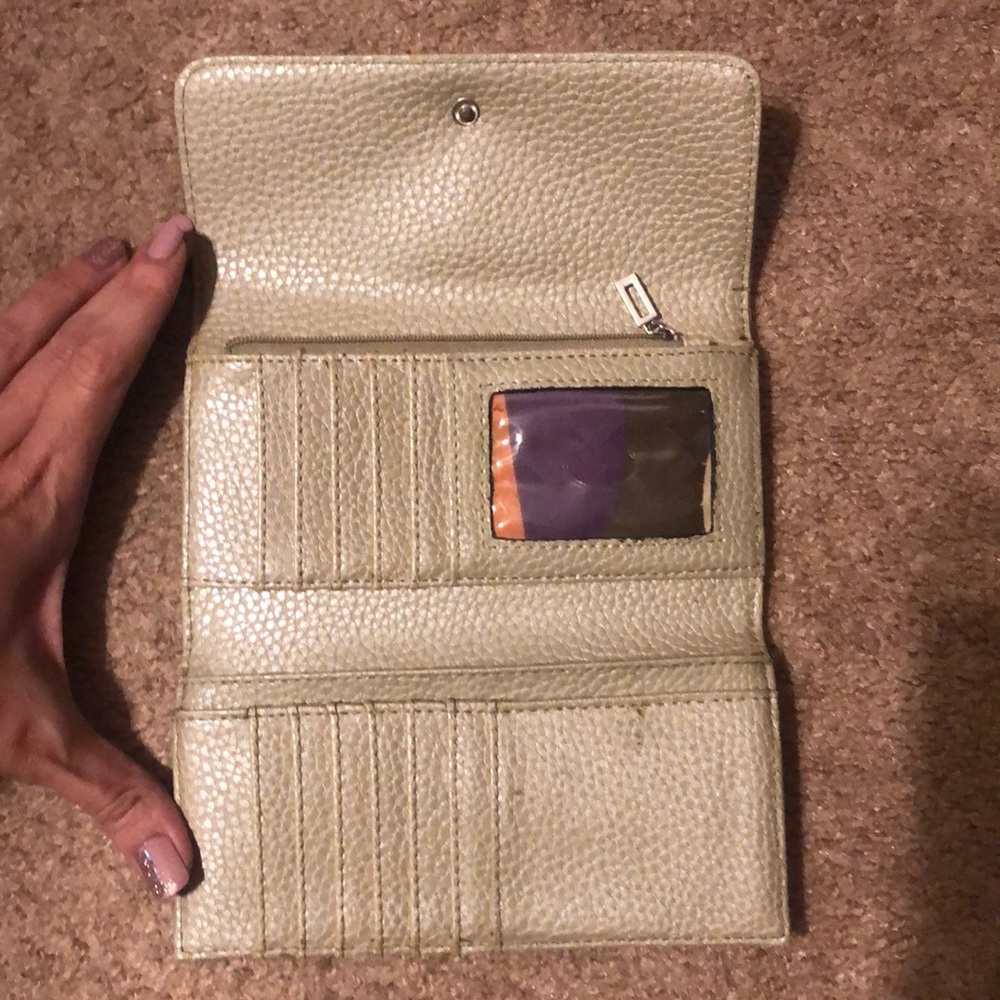 Guess wallet - Picture 2 of 4